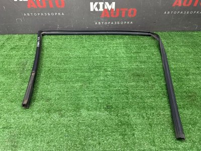 Уплотнитель стекла направляющий Chevrolet Spark M200