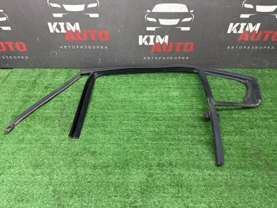 Уплотнитель стекла направляющий Chevrolet Cruze