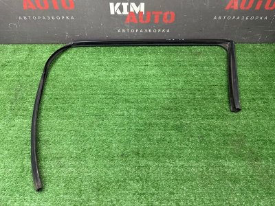 Уплотнитель стекла направляющий Peugeot 407