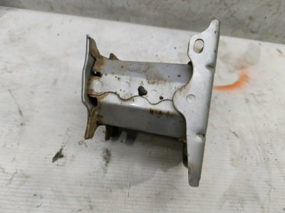 Кронштейн усилителя бампера Toyota Corolla 2008 E150