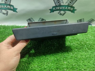 Пепельница Toyota Carina 1989 st170