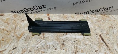 Крышка салонного фильтра Mercedes C180 1996 W202