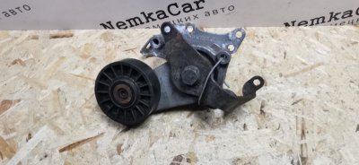 Натяжитель приводного ремня Mercedes W124 1992