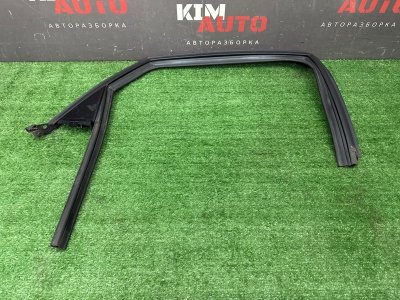 Уплотнитель стекла направляющий Citroen C 4