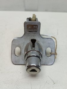 Замок крышки багажника Ваз Калина