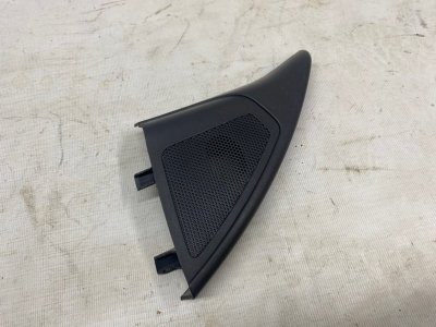 Уголок двери (внутренний) lada vesta 2022