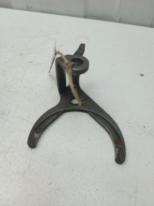 Вилка кпп Chery Amulet A15