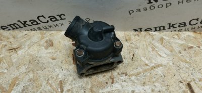 Корпус термостата Mercedes W124 1992