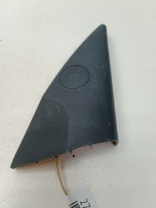 Уголок двери Лада Калина