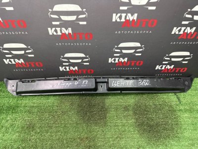 Кронштейн заднего бампера центральный Opel Astra H