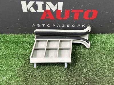 Направляющая стекла двери Kia Rio 4 2018