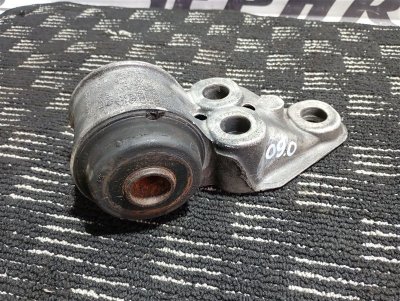 Кронштейн подрамника Volkswagen Passat 2002 B5