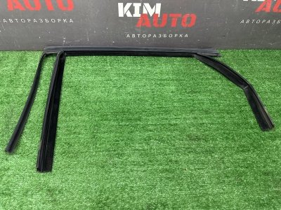 Уплотнитель стекла направляющий Ford Mondeo 4