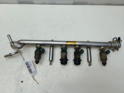 Рампа с форсунками Volkswagen Passat B4