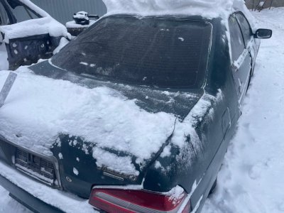 Стекло заднее Nissan Laurel 1997