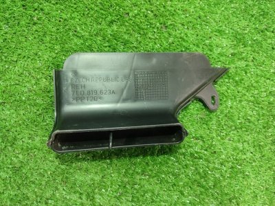 Воздуховод салона Volkswagen Touareg