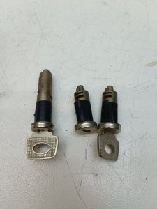 Личинка замка двери ВАЗ 2110