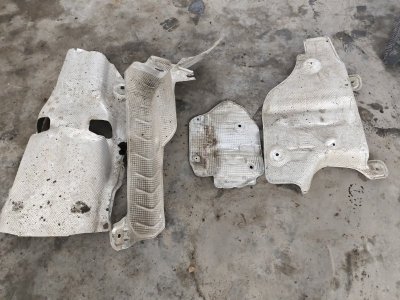 Экран тепловой Volkswagen Touareg 2003 7L6