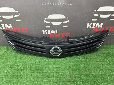 Решетка радиатора Nissan Tiida