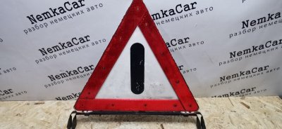 Знак аварийной остановки Mercedes W124 1993 E320