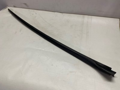 Молдинг лобового стекла Volkswagen Golf 2012 Mk6