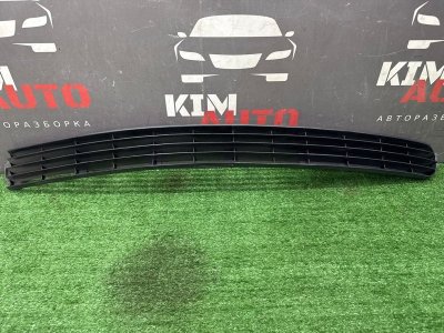 Решетка бампера нижняя Audi 100