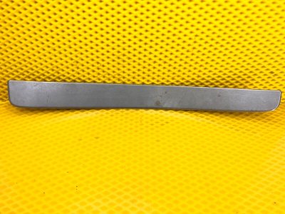 Накладка порога передняя правая Volkswagen Phaeton 2005 3D2