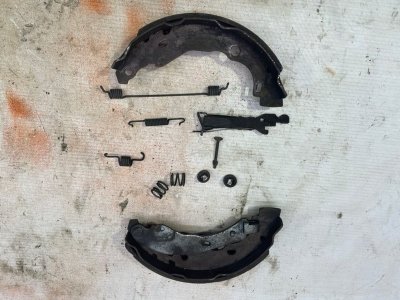 Механизм стояночного тормоза Renault Logan 2020