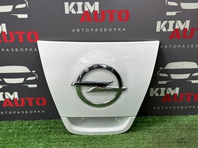 Накладка замка багажника Opel Astra J