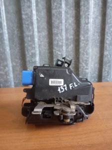 Замок двери Volkswagen Touareg 2006 GP