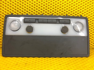 Плафон подсветки салона Volkswagen Phaeton 2005 3D2