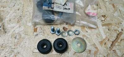 Комплект креплений амортизатора