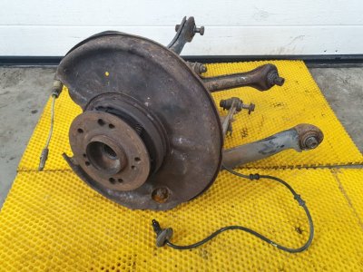 Кулак Mercedes-Benz E-Class 15.04.1998 W210