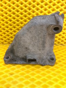 Кронштейн двигателя правый (опора) Mercedes-Benz E-Class 15.04.1998 W210