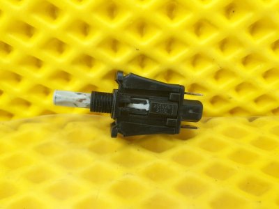 Выключатель концевой Mercedes-Benz E-Class 15.04.1998 W210