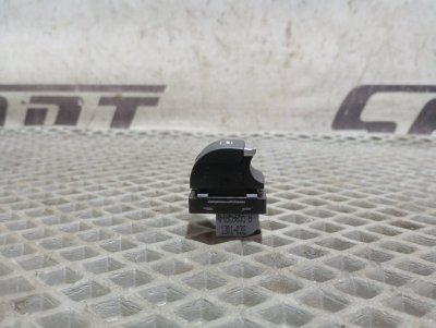 Кнопка стеклоподъемника Audi A3 2011 8P