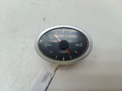 Часы Лада Приора