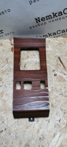 Накладка центральной консоли Mercedes W124 1987