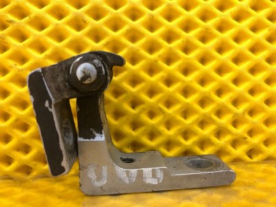 Петля двери передней левая верхняя Volkswagen Touareg 2003 7L6