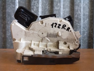 Замок двери Skoda YETI 2011 5L