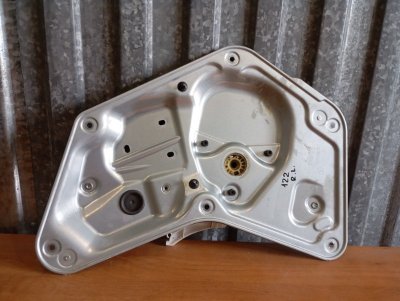 Стеклоподъемник Skoda YETI 2011 5L