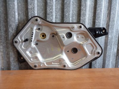 Стеклоподъемник Skoda YETI 2011 5L