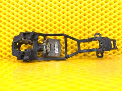 Кронштейн ручки двери передней левой Volkswagen Phaeton 2005 3D2