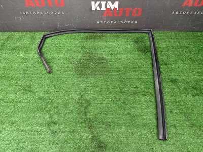 Уплотнитель стекла направляющий Hyundai Solaris 1 2013 RB