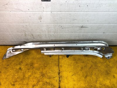 Кронштейн крепления крыла Volkswagen Touareg 2003 7L6