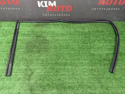 Уплотнитель стекла направляющий Hyundai Creta 2017 GS