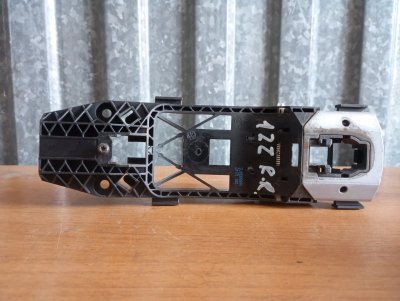 Кронштейн ручки двери Skoda YETI 2011 5L