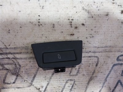 Кнопка открывания багажника Audi Q7 2010 4L