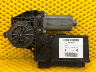 Мотор стеклоподъемника Porsche Cayenne 2008 957