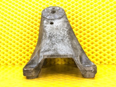 Кронштейн опоры двигателя AUDI Q7 2012 4L